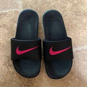 Nike sliders!